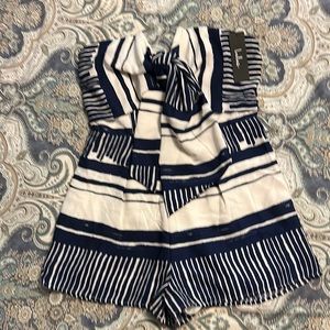 NWT Lulus Blue/white strapless romper, medium